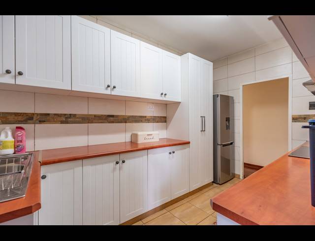 3 BEDROOM APARTMENT SOLD IN GLENWOOD